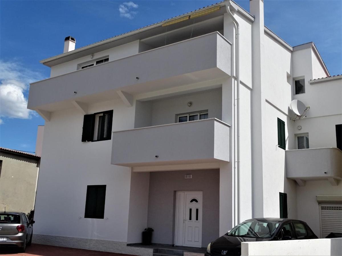 פג Apartments By The Sea Pag - 16100 מראה חיצוני תמונה