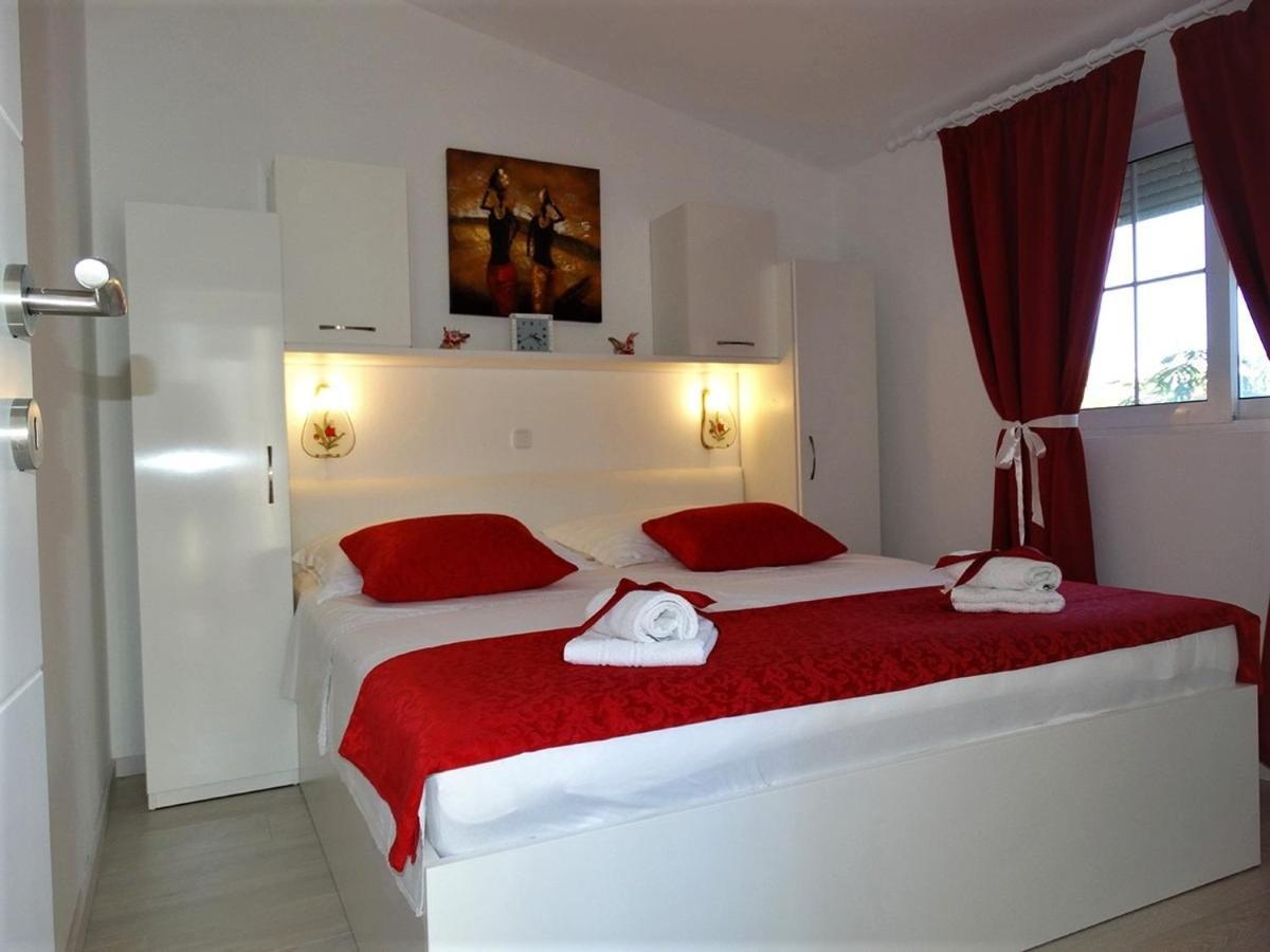 פג Apartments By The Sea Pag - 16100 מראה חיצוני תמונה
