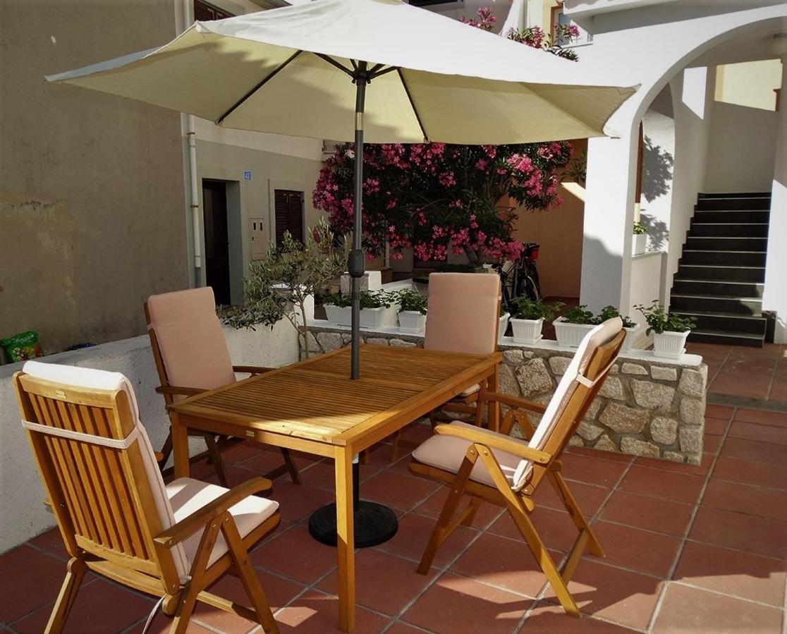 פג Apartments By The Sea Pag - 16100 מראה חיצוני תמונה
