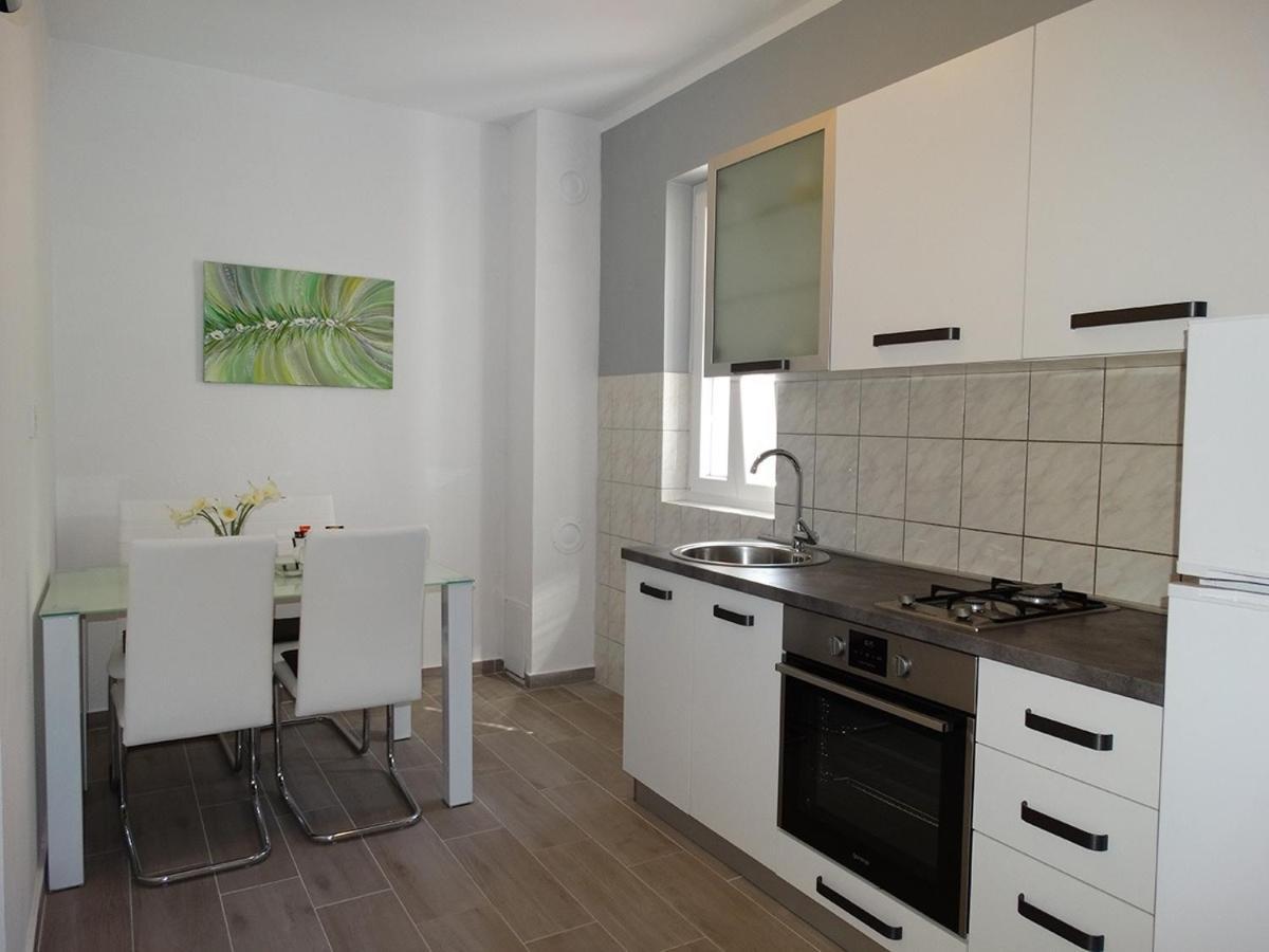 פג Apartments By The Sea Pag - 16100 מראה חיצוני תמונה