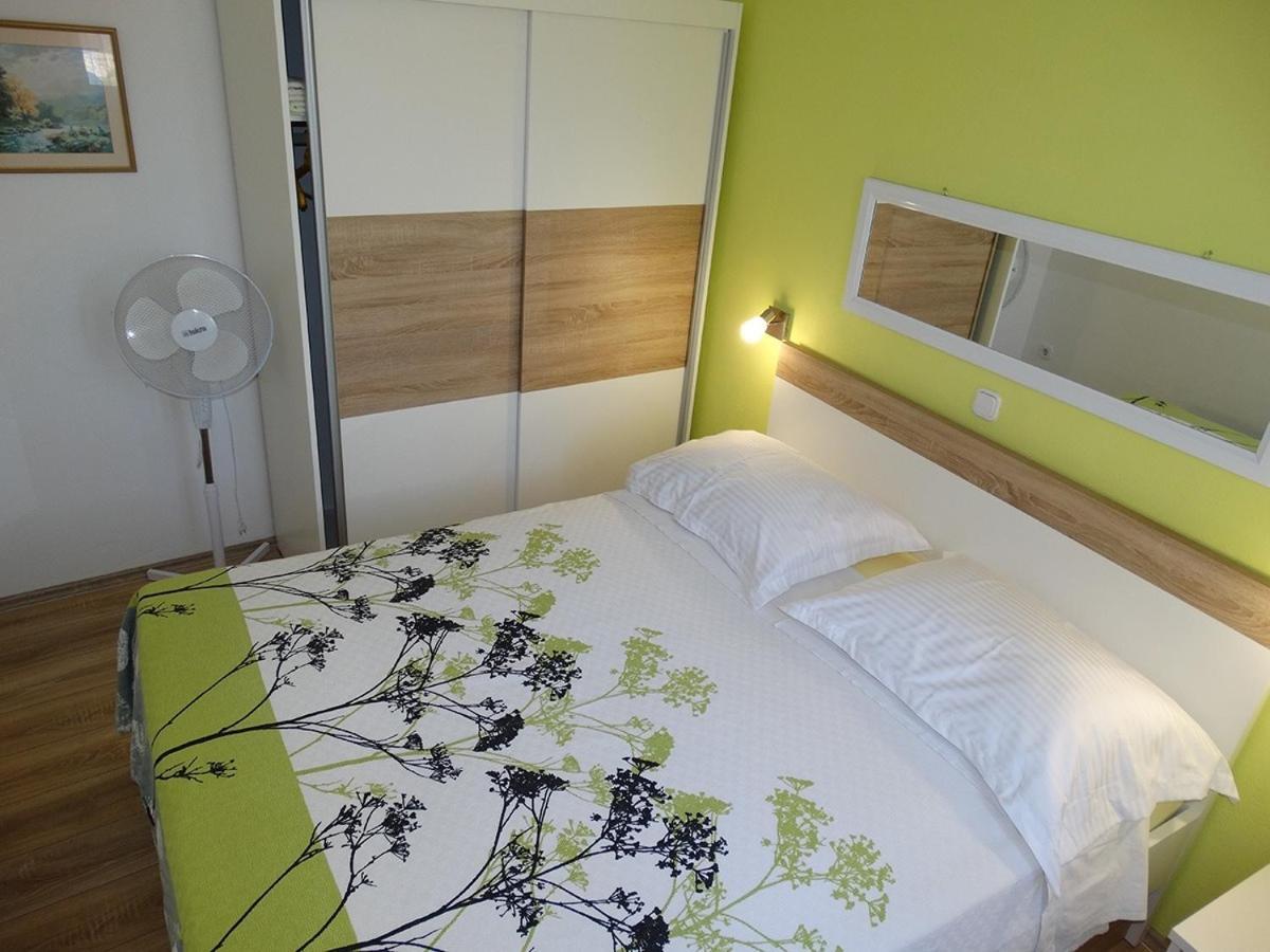 פג Apartments By The Sea Pag - 16100 מראה חיצוני תמונה