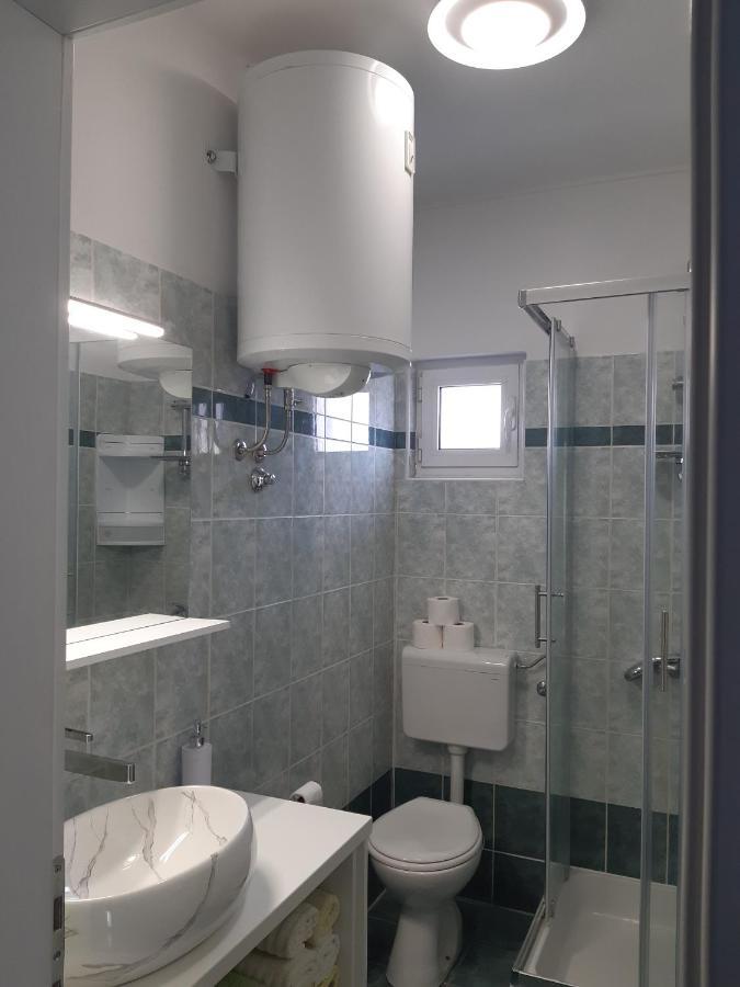 פג Apartments By The Sea Pag - 16100 מראה חיצוני תמונה